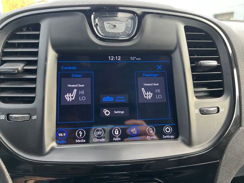 Used 2018 Chrysler 300 S image 23