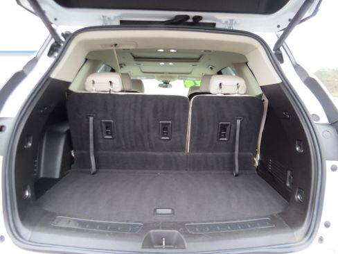 Used 2024 Buick Enclave Essence w/ Experience Buick Package image 11