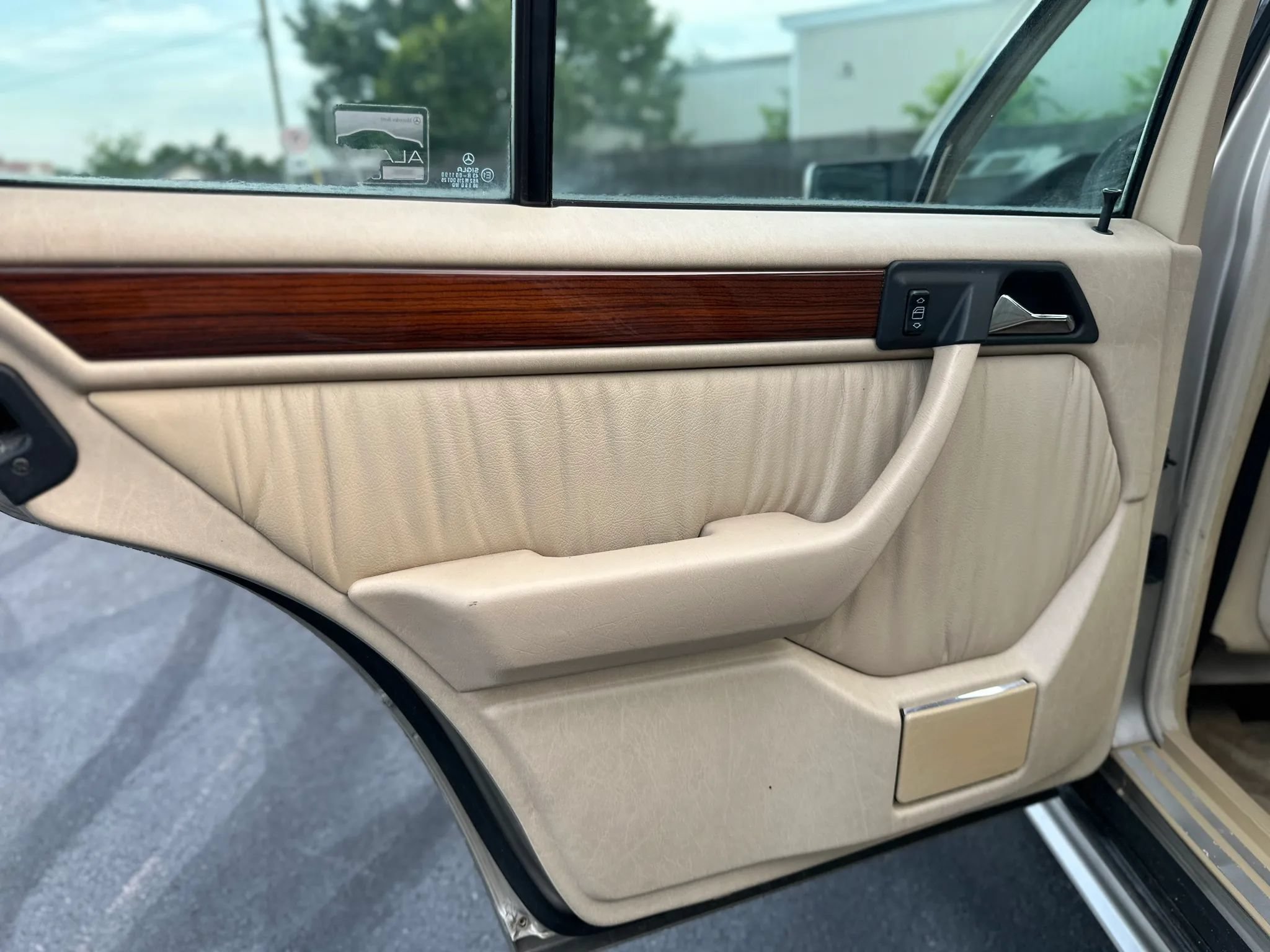 Used 1994 Mercedes-Benz E 320 Sedan image 55