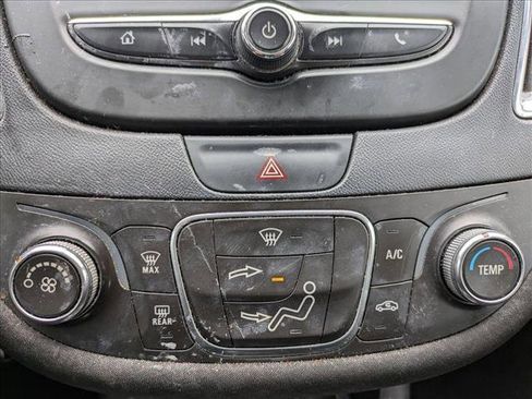 Used 2018 Chevrolet Malibu LT image 10