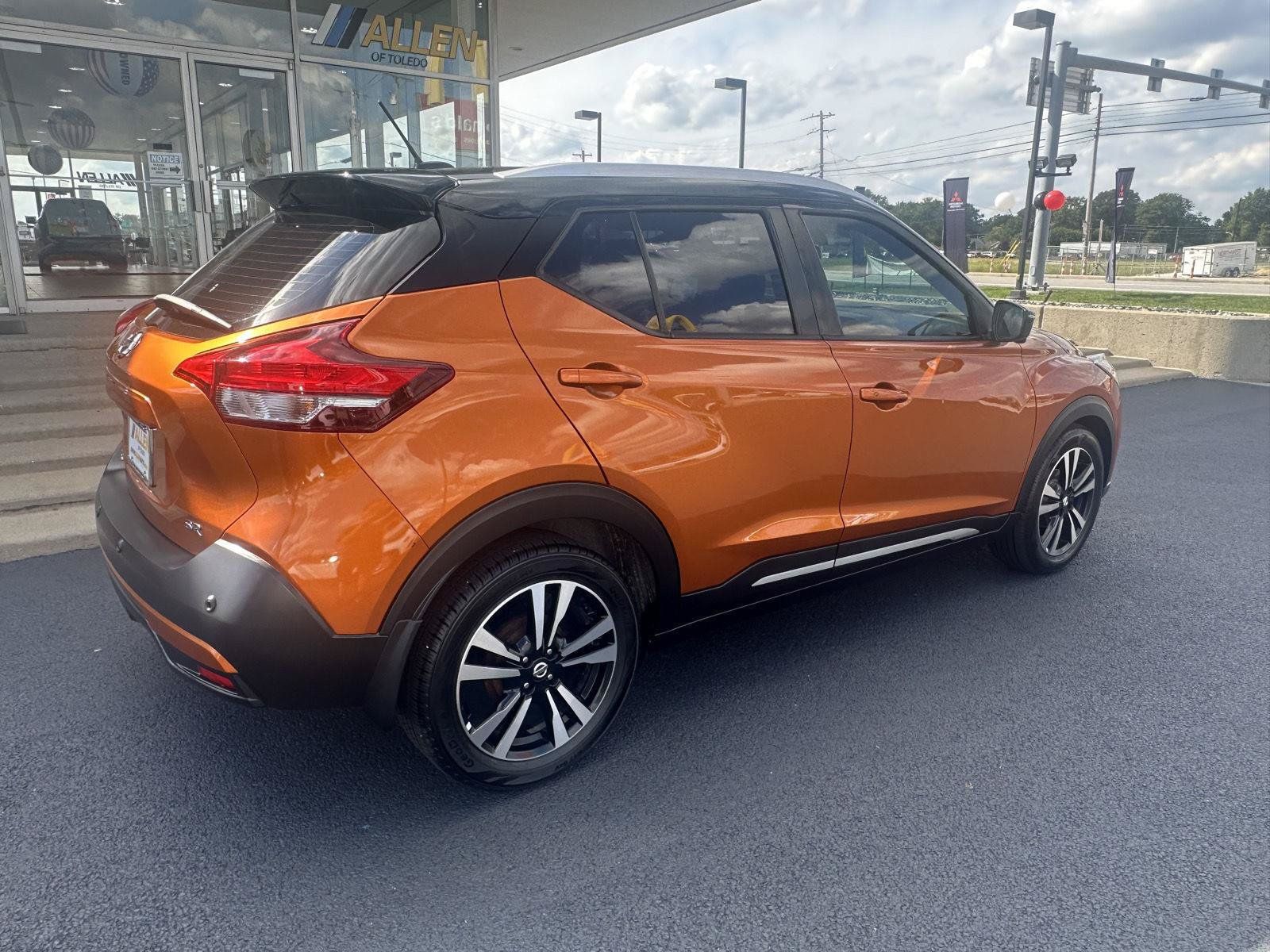 Used 2020 Nissan Kicks SR w/ SR Premium Package FWD image 12
