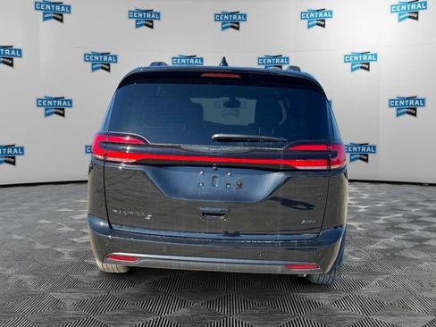 New 2026 Chrysler Pacifica Select w/ S Appearance Package AWD/4WD image 4