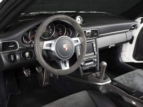 Used 2012 Porsche 911 Carrera GTS RWD image 4