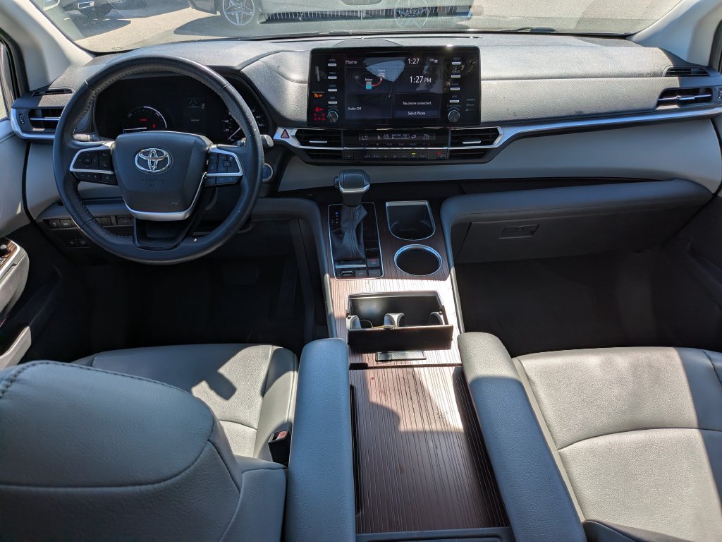 Used 2022 Toyota Sienna XLE FWD image 13