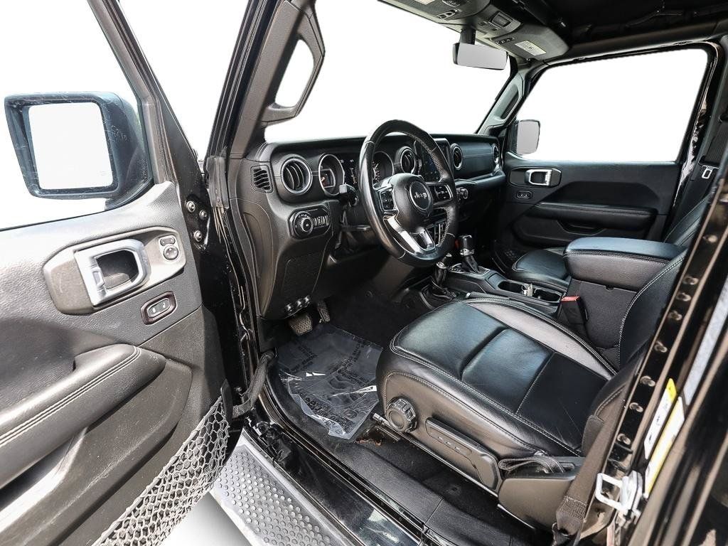 Used 2018 Jeep Wrangler Unlimited Sahara AWD/4WD image 15