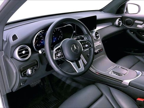 Used 2021 Mercedes-Benz GLC 300 4MATIC image 21