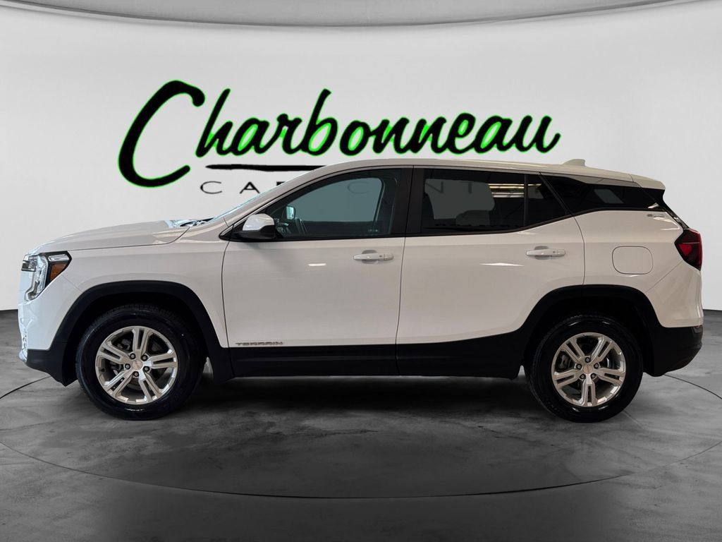 Used 2024 GMC Terrain SLE AWD/4WD image 2