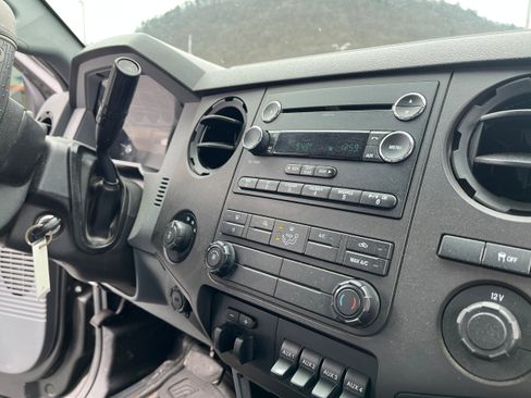 Used 2016 Ford F250 XL w/ XL Appearance Package image 11