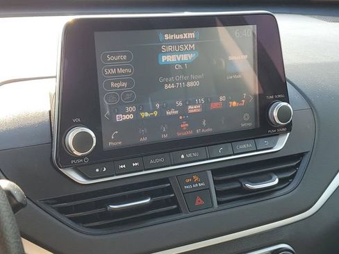 Used 2022 Nissan Altima 2.5 SV FWD image 15
