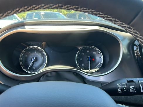 New 2026 Chrysler Voyager LX image 25