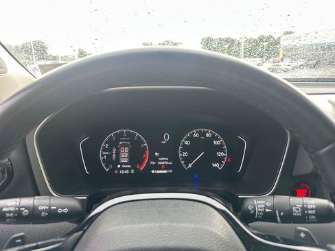 Used 2024 Honda Pilot Touring image 15