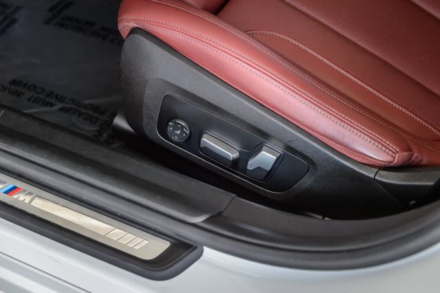 Used 2022 BMW 330i Sedan w/ M Sport Package RWD image 19