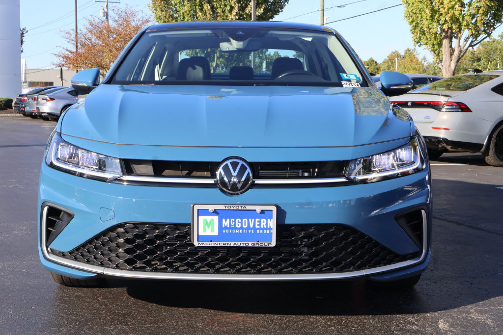 Used 2025 Volkswagen Jetta SEL FWD image 12