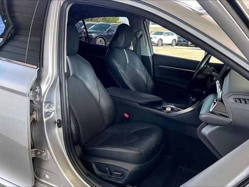 Used 2023 Toyota Camry XSE FWD image 9