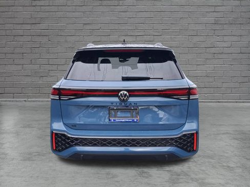 New 2026 Volkswagen Tiguan SE R-Line FWD image 4