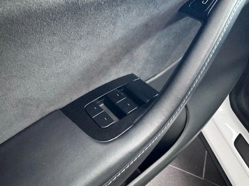 Used 2021 Tesla Model Y Long Range image 19