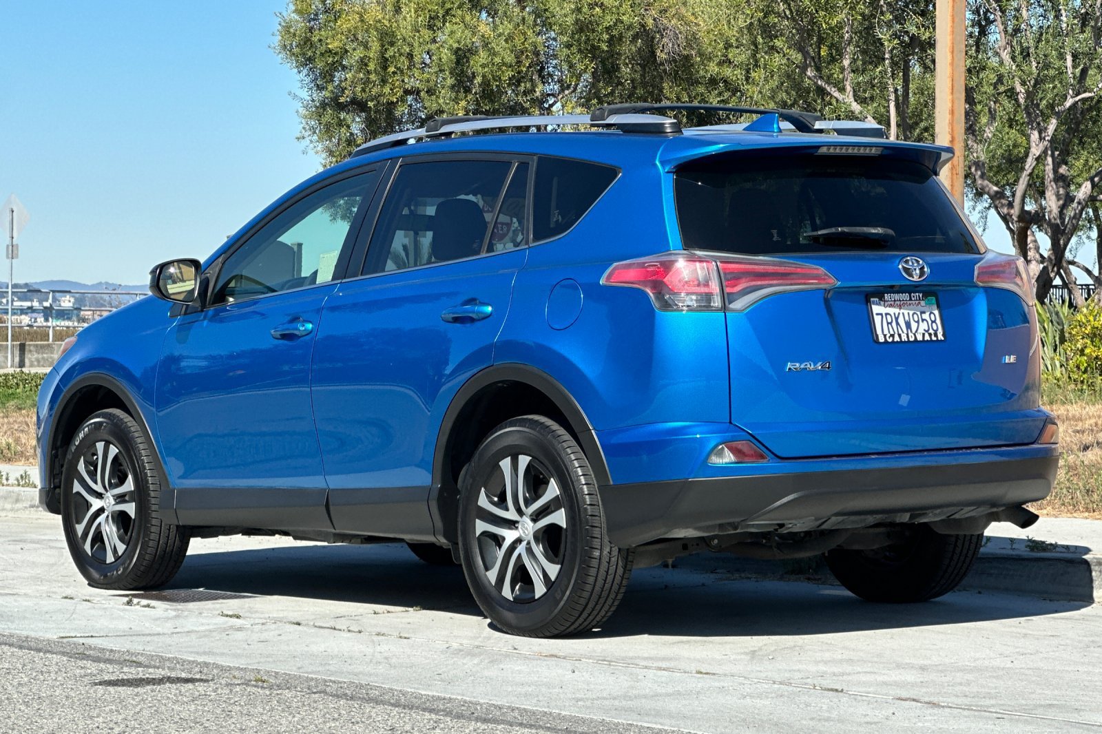 Used 2016 Toyota RAV4 LE FWD image 6