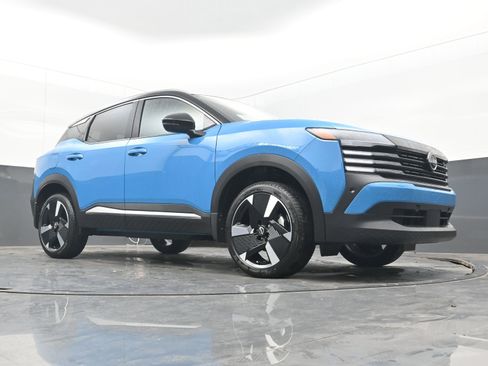 New 2025 Nissan Kicks SR image 22