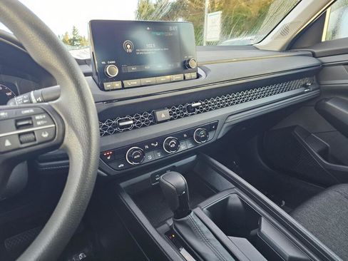 Used 2023 Honda Accord EX image 25