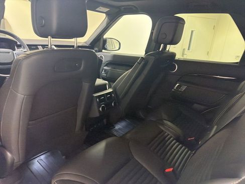 Used 2025 Land Rover Discovery S AWD/4WD image 21