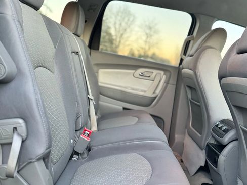 Used 2012 Chevrolet Traverse LT image 8