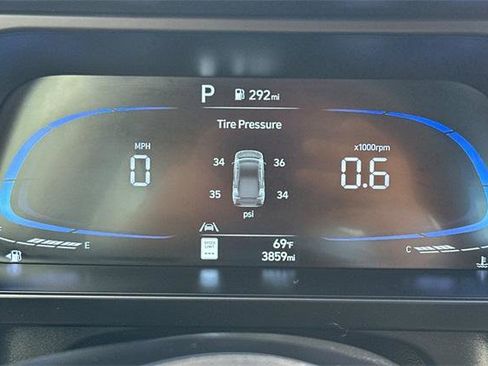 Certified 2025 Hyundai Elantra Sport image 24