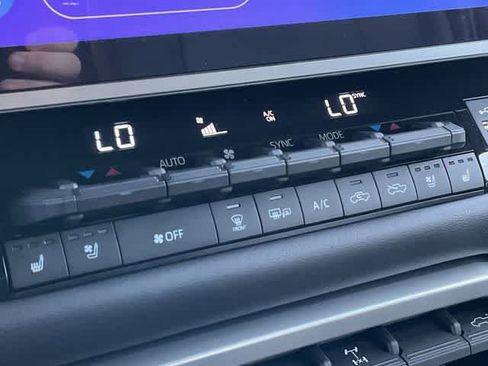 Used 2025 Toyota Tundra Platinum w/ TRD Off-Road Package image 25