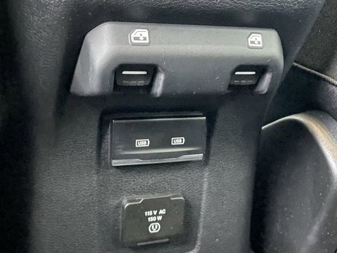 Used 2022 Jeep Wrangler Unlimited Rubicon w/ Cold Weather Group image 23