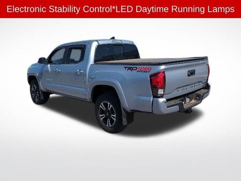 Used 2018 Toyota Tacoma TRD Sport w/ Technology Package image 7