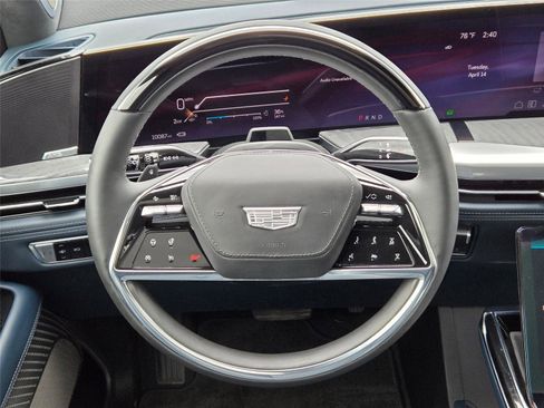 Certified 2025 Cadillac Escalade IQ Luxury 2 AWD/4WD image 9