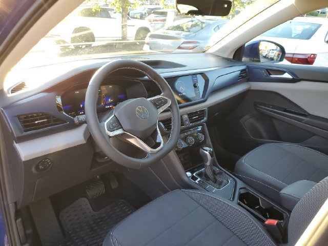 Certified 2023 Volkswagen Taos SE w/ Panoramic Sunroof Package FWD image 24