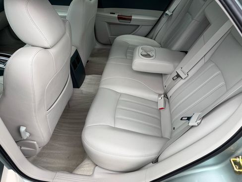 Used 2006 Chrysler 300 C w/ Sound Group II RWD image 10