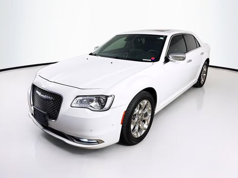 Used 2016 Chrysler 300 C Platinum w/ Safetytec Plus Group image 4