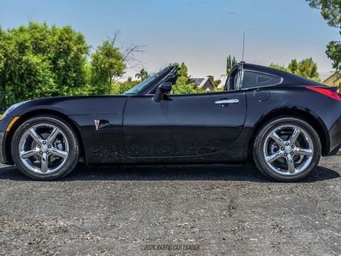 Used 2009 Pontiac Solstice GXP w/ Premium Package RWD image 3
