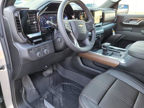 New 2026 Chevrolet Silverado 1500 High Country AWD/4WD image 11