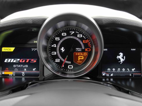 Used 2021 Ferrari 812 GTS image 27