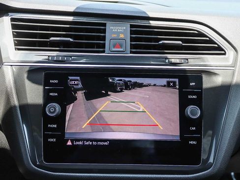 Certified 2023 Volkswagen Tiguan SE R-Line FWD image 25