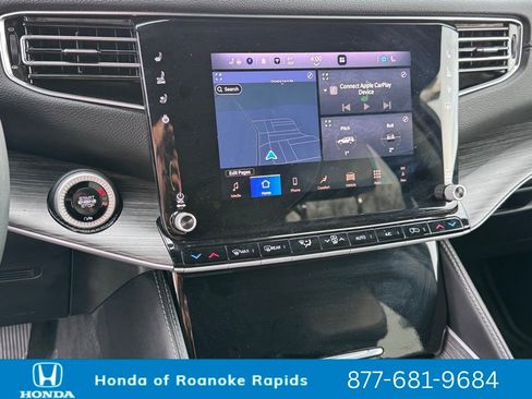 Used 2024 Jeep Wagoneer L Series II image 6