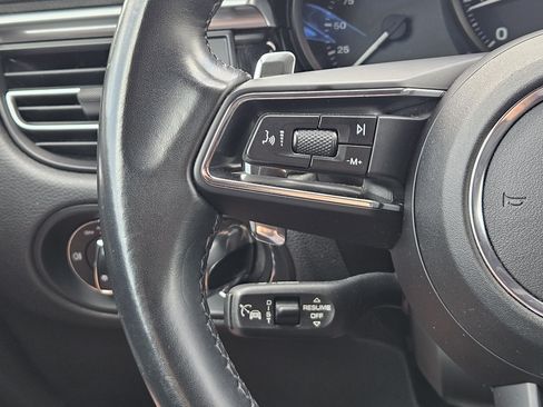 Used 2022 Porsche Macan AWD/4WD image 26