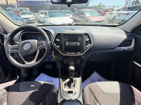 Used 2014 Jeep Cherokee Sport FWD image 11