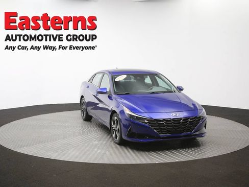 Used 2022 Hyundai Elantra SEL w/ Convenience + Premium Package FWD image 52