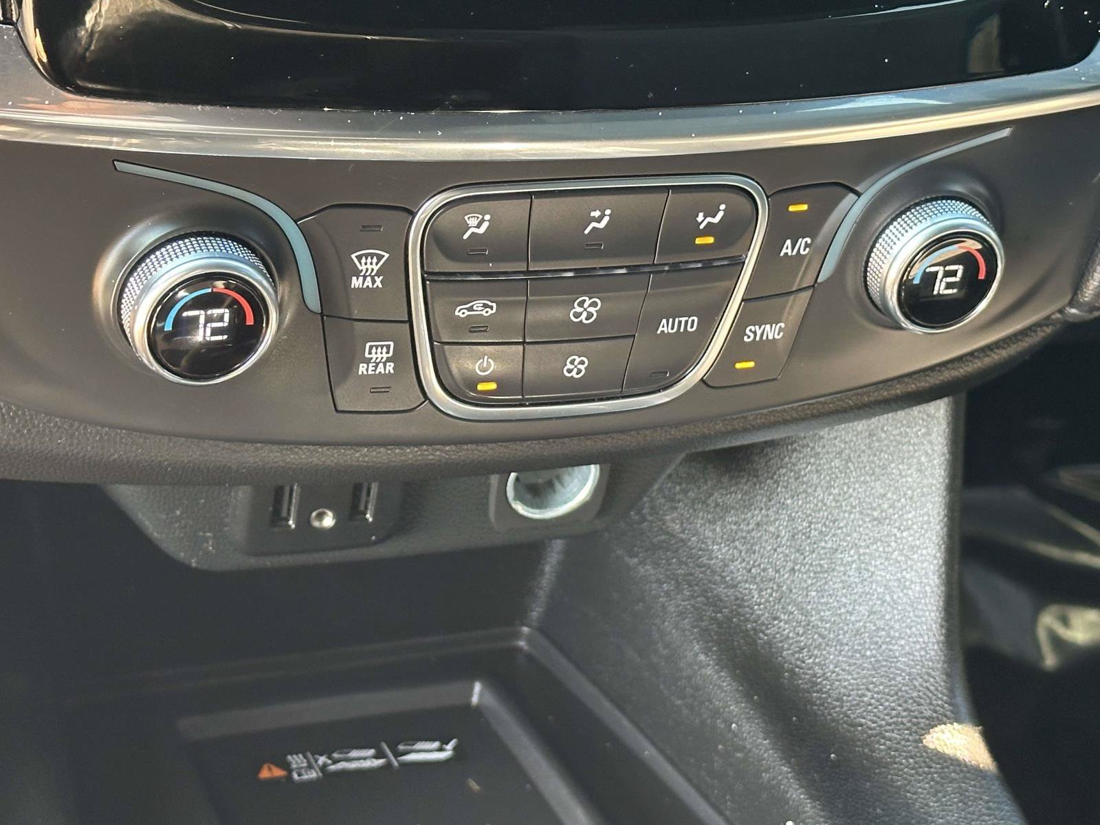 Used 2023 Chevrolet Traverse LT FWD image 12