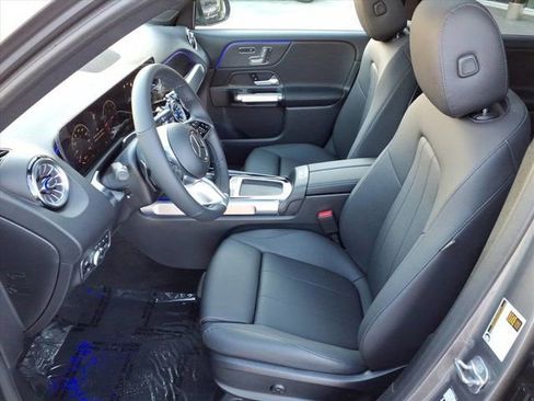 New 2026 Mercedes-Benz GLB 250 4MATIC image 14