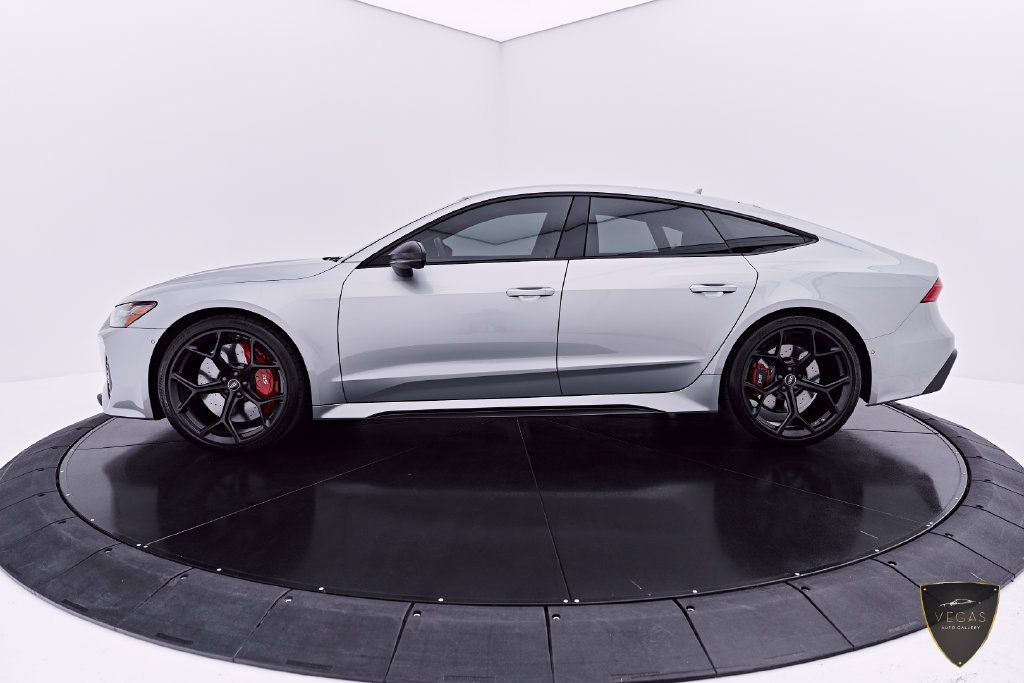 Used 2025 Audi RS 7 Performance AWD/4WD image 12