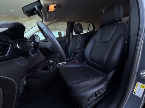 Used 2021 Buick Encore GX Essence w/ Sport Touring Package FWD image 6
