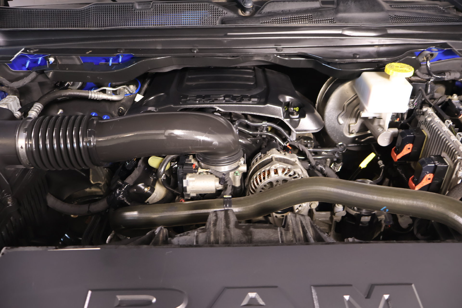 Used 2020 RAM 1500 Laramie AWD/4WD image 19