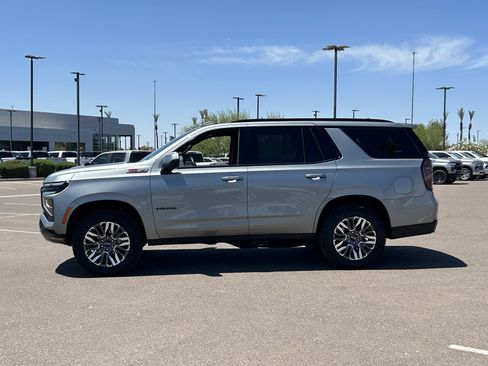 Used 2025 Chevrolet Tahoe Z71 AWD/4WD image 2