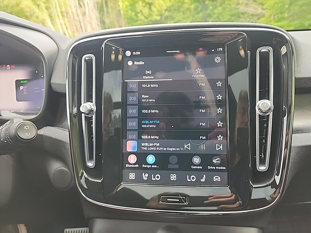 Certified 2023 Volvo XC40 Recharge Ultimate w/ Protection Package Premier AWD/4WD image 18