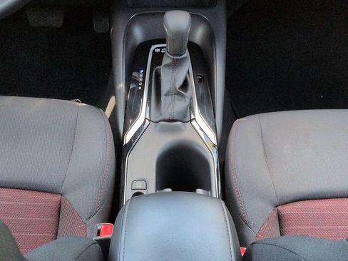 Used 2025 Toyota Corolla SE FWD image 19