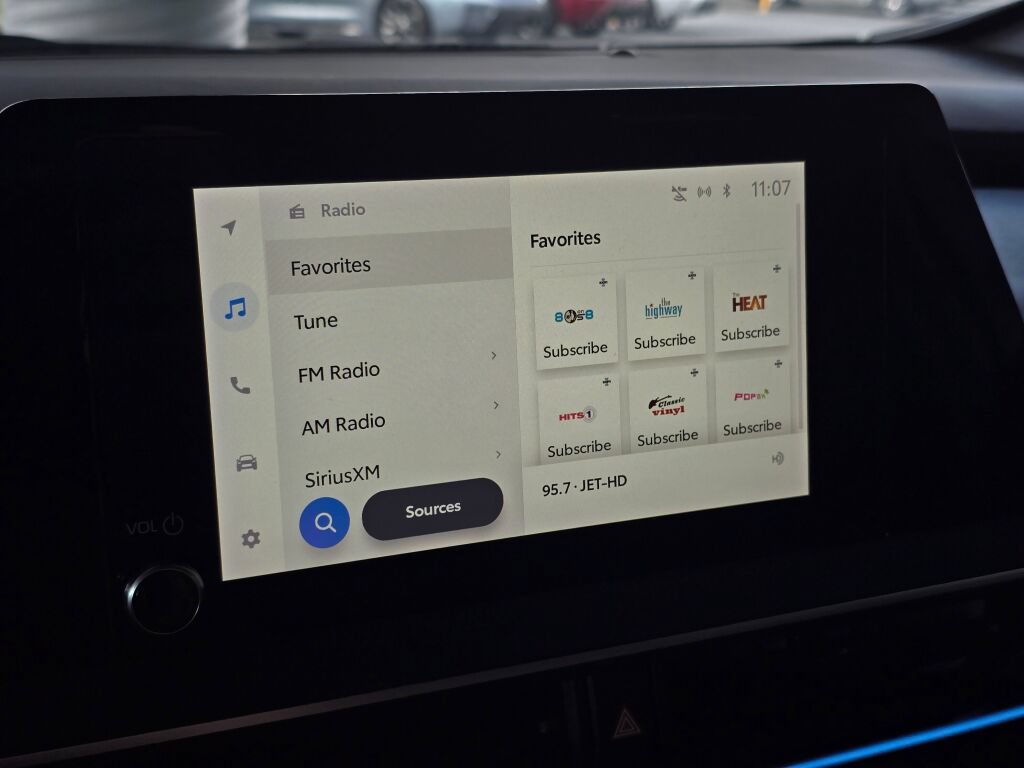 Used 2024 Toyota Prius XLE FWD image 20